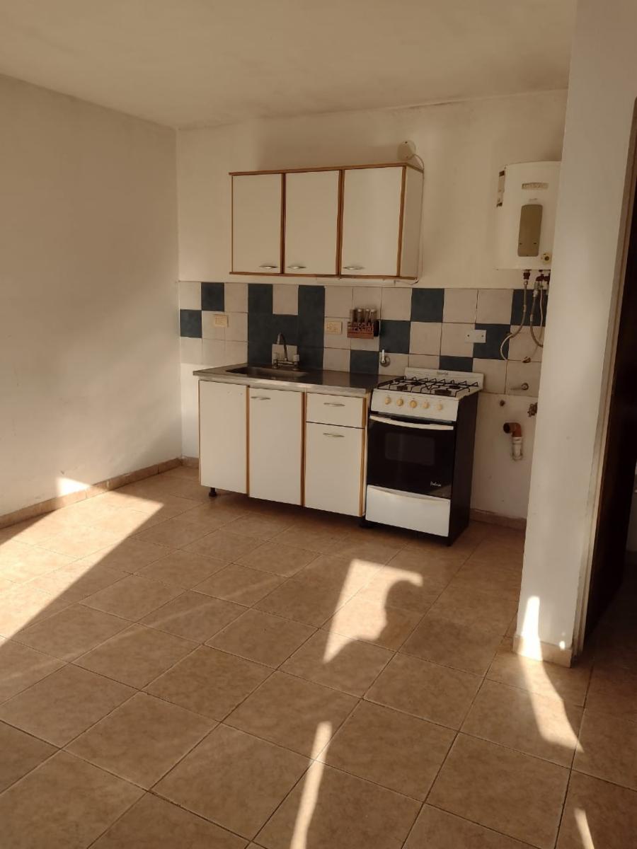 DPTO UN DORMITORIO CON COCHERA EN JUANA KOSLAY