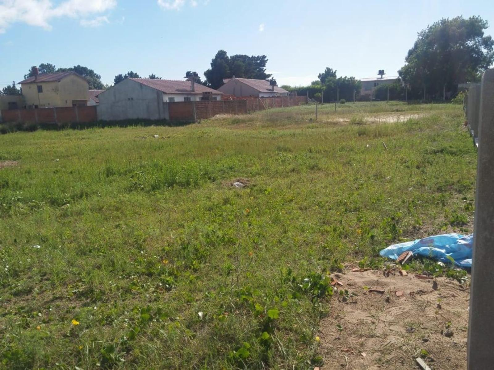 HERMOSO LOTE EN MAR DEL TUYU- A 6 CUADRAS DE LA PLAYA.