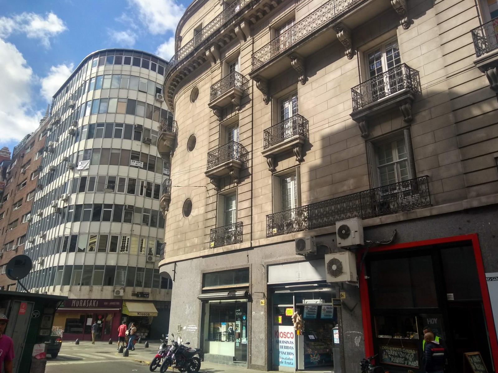 EXCELENTE PISO DE OFICINAS- CENTRO