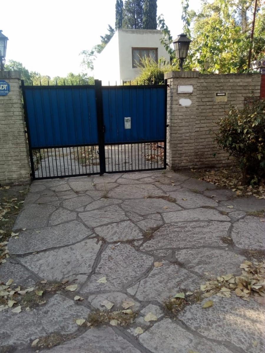 Excelente terreno de 330 mt2., con mejoras.