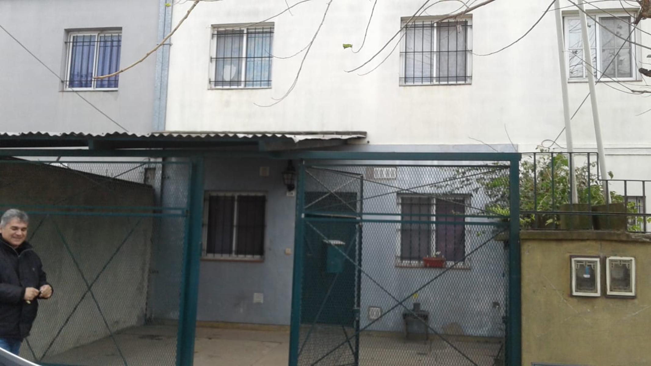 ALQUILER CASA 3 AMBIENTES CON COCHERA