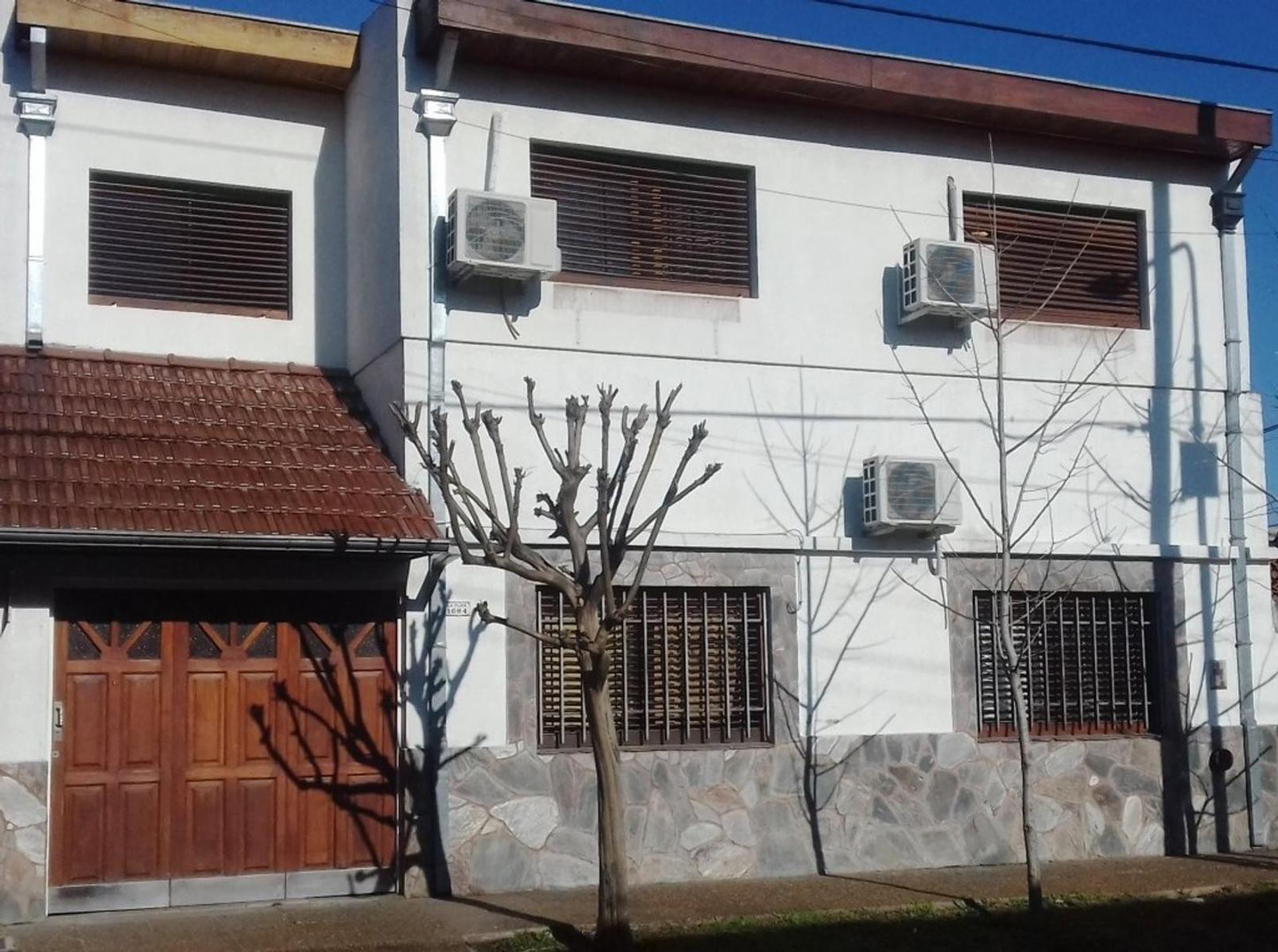 VENTA CASA EN PH 6 AMB. C/COCHERA PALOMAR