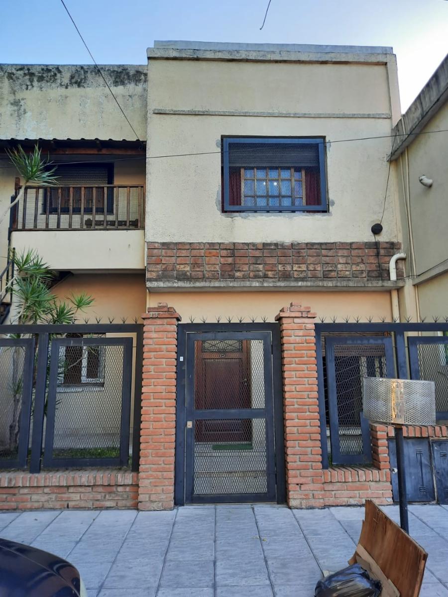 VENDO CASA EN PH 4 AMB.TODO EN P.BAJA (HAEDO NORTE)