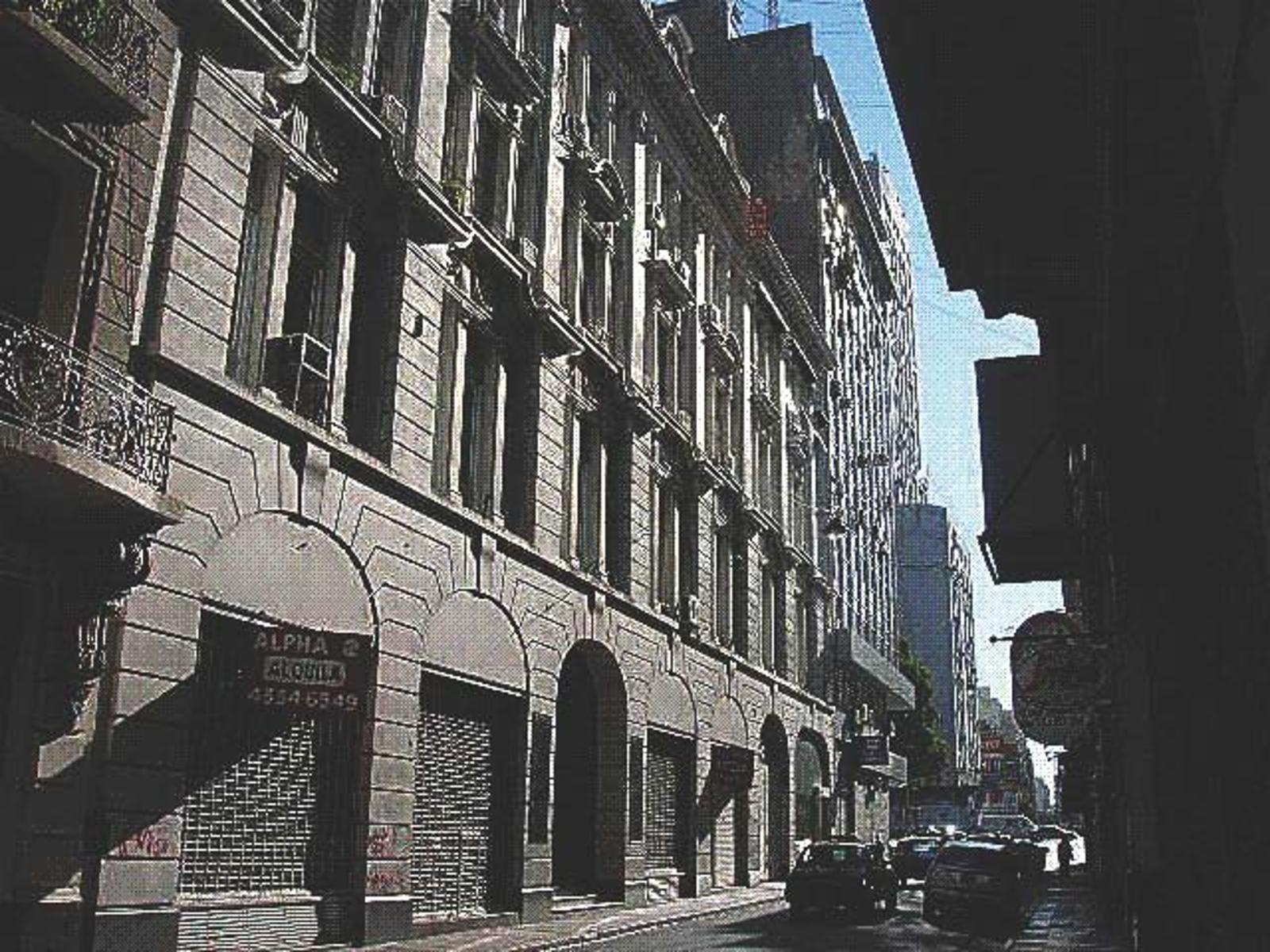 EXCELENTES OFICINAS DE 120 M2 SOBRE CALLE MORENO AL FRENTE - MONSERRAT -