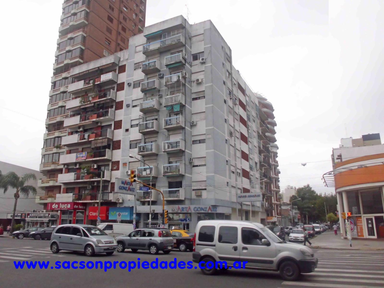 V634 Ramos Mejia departamento 2 amb. Centrico con Balcon