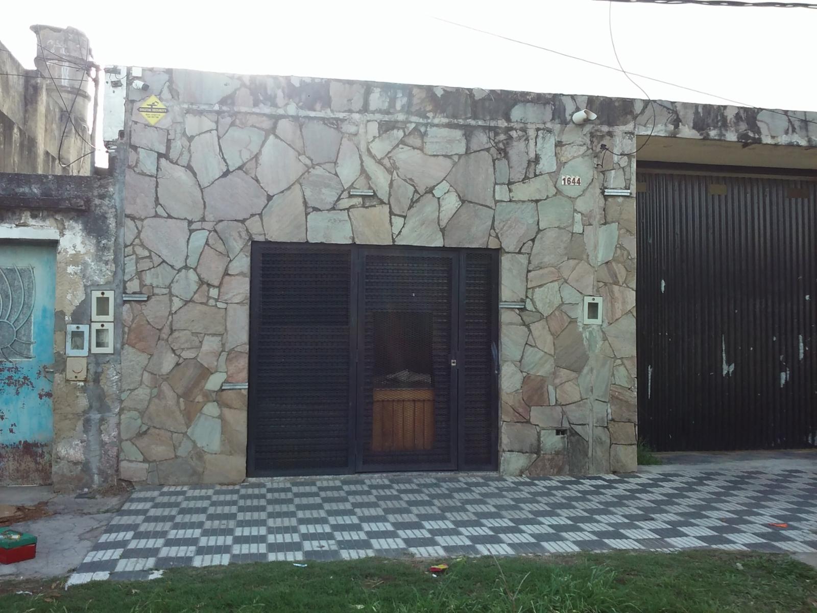 Se ALQUILA Local- Zona Oeste