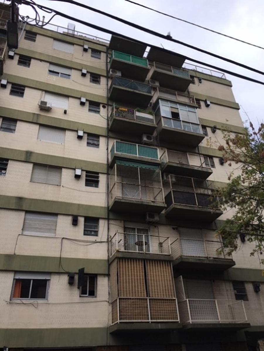 SE VENDE 2 AMB. CON BALCÒN