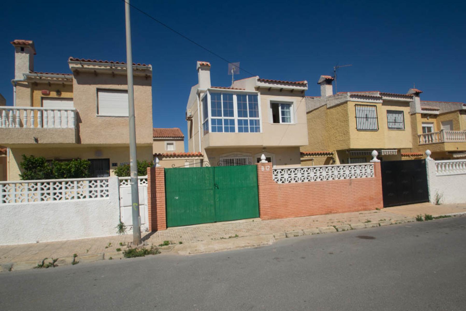 Villa pareada ubicada en Torrevieja La Siesta