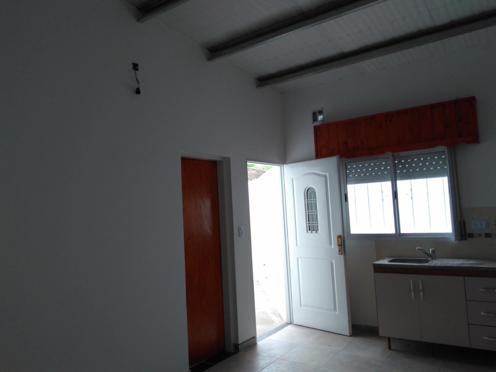 SAN JUSTO-ALQUILER-DEPARTAMENTO PLANTA BAJA 3 AMBIENTES CON PATIO