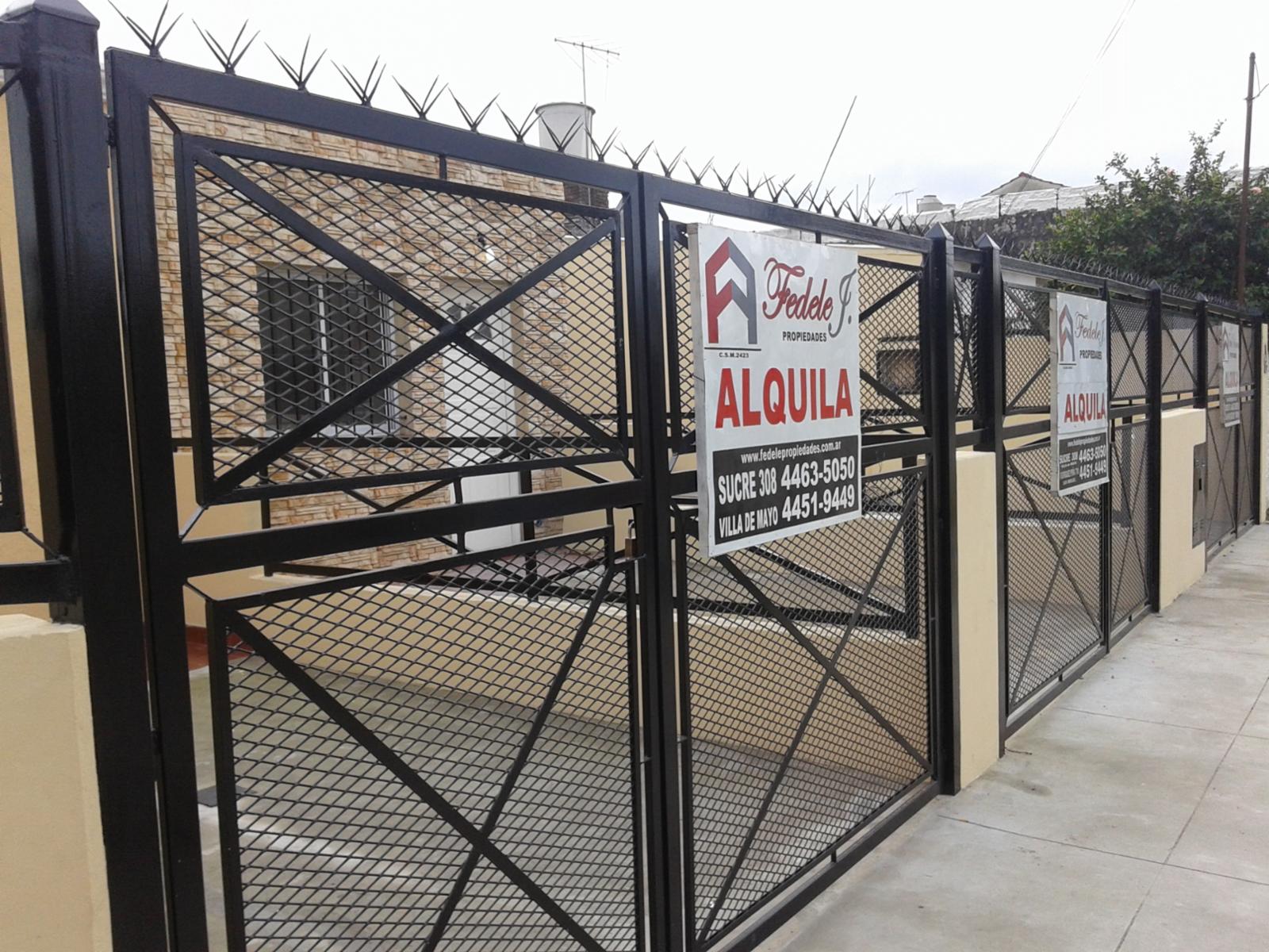 VENTA:Ideal inversor, Complejo de tres departamentos en Villa de Mayo