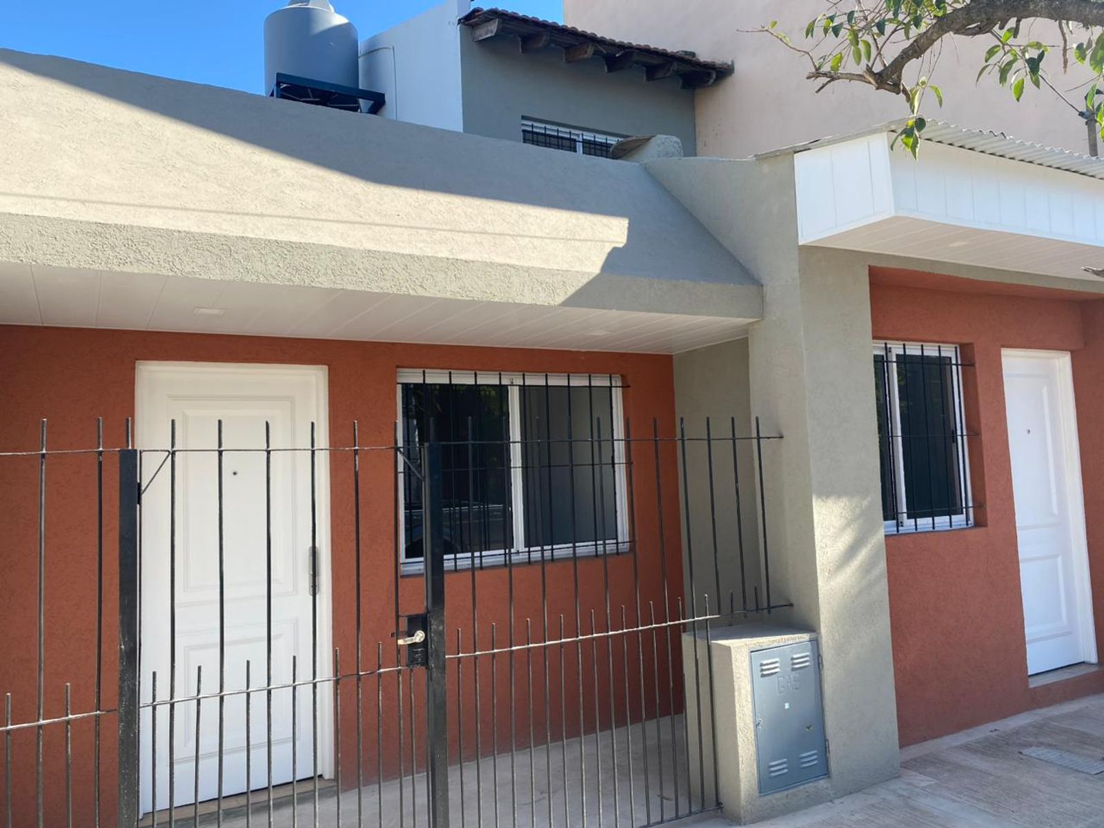 ALQUILER DPTO DOS AMBIENTES CON PATIO