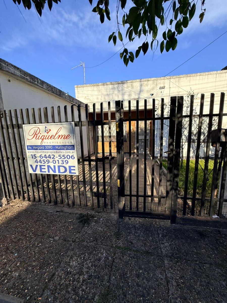 VENTA PROPIEDAD DOS AMBIENTES . ADEMÁS DPTO AL FONDO