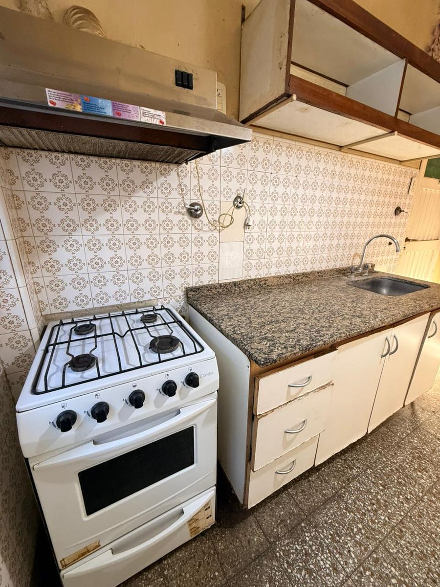 VENTA PROPIEDAD DOS AMBIENTES . ADEMÁS DPTO AL FONDO