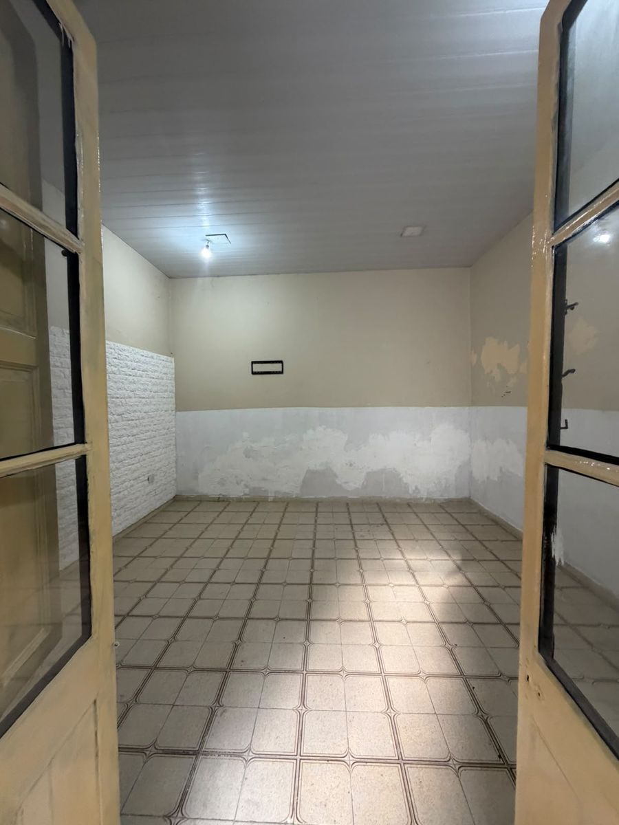 ALQUILER PH . DOS AMBIENTES. PROXIMO A LA ESTACION MORON