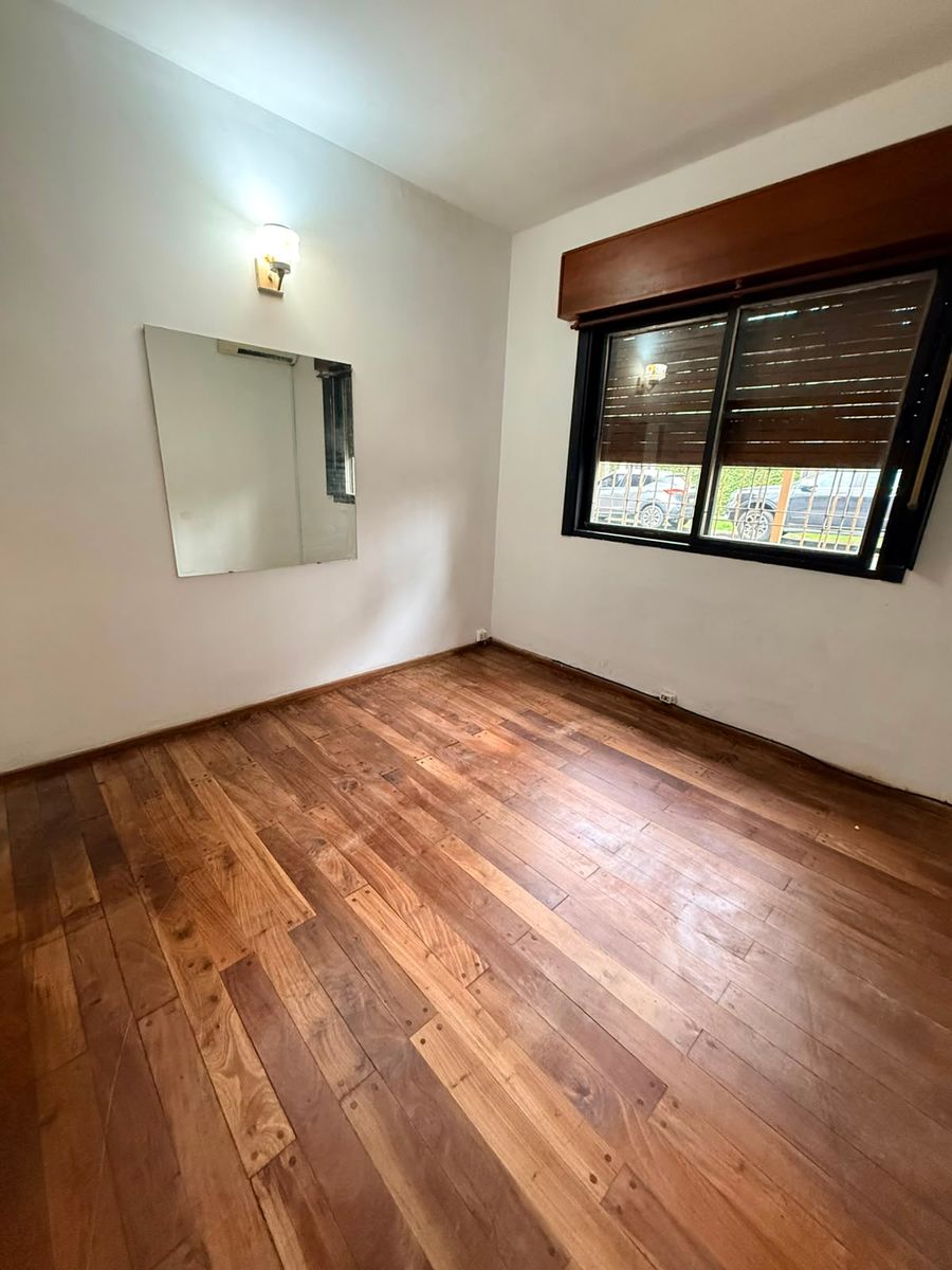 ALQUILER CASA 3 AMBIENTES, CON GARAJE CUBIERTO