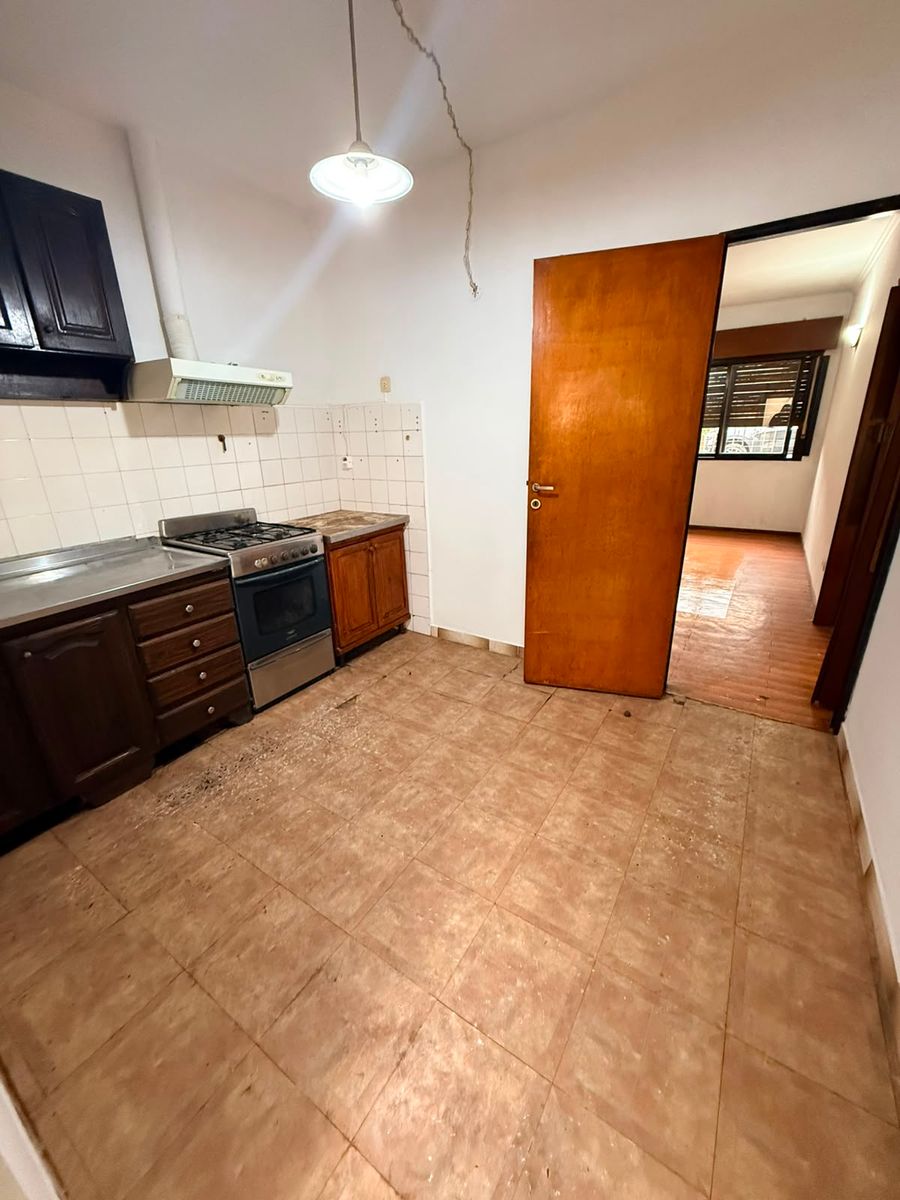 ALQUILER CASA 3 AMBIENTES, CON GARAJE CUBIERTO