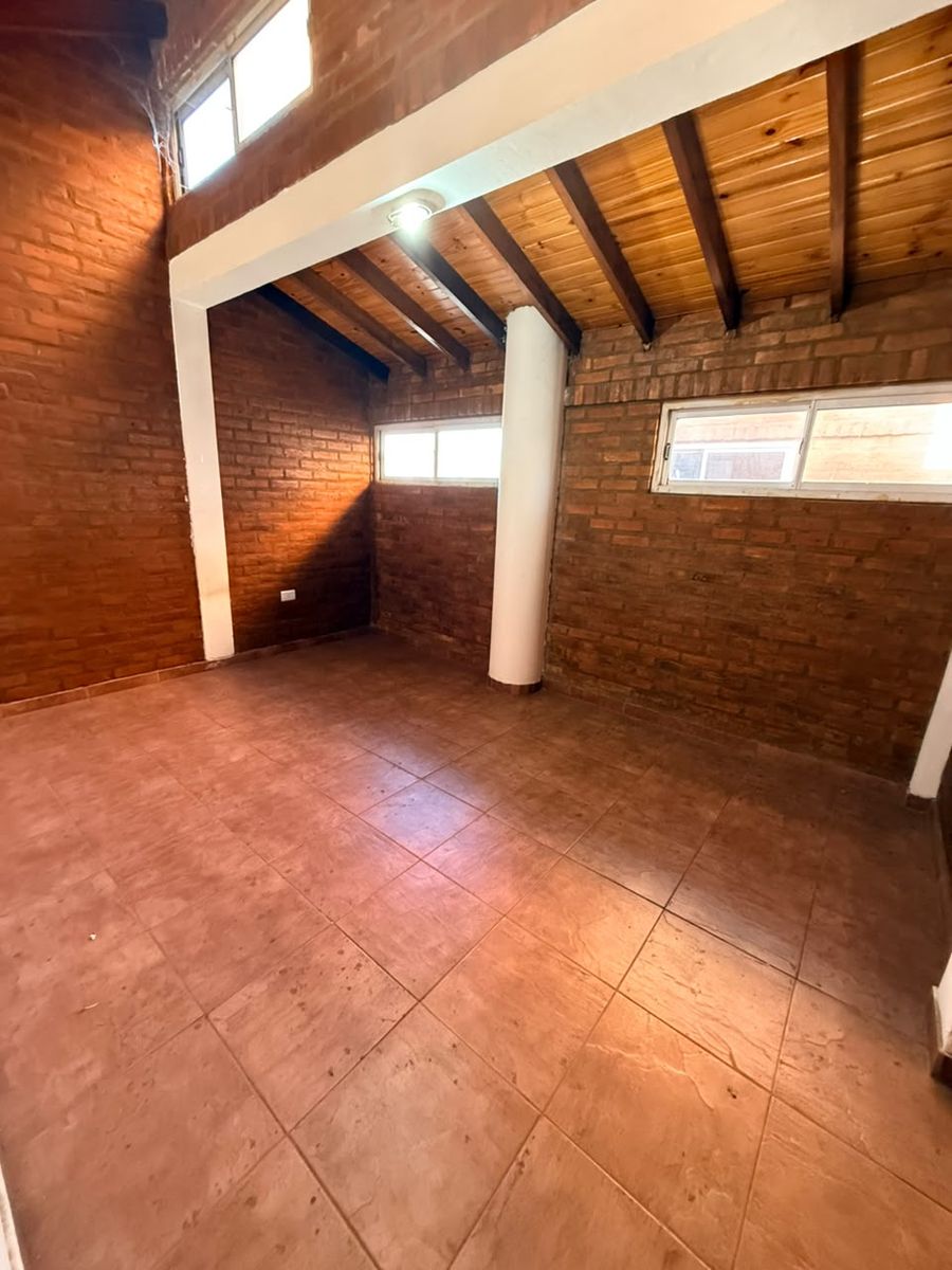 ALQUILER DEPTO DOS AMBIENTES PROXIMO A LA ESTACION DE LA REJA