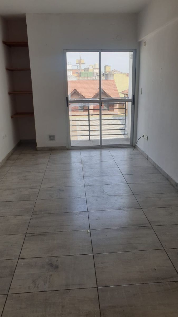 ALQUILER DPTO 2 AMBIENTES CON COCHERA