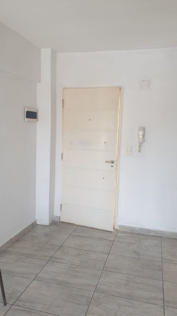 ALQUILER DPTO 2 AMBIENTES CON COCHERA