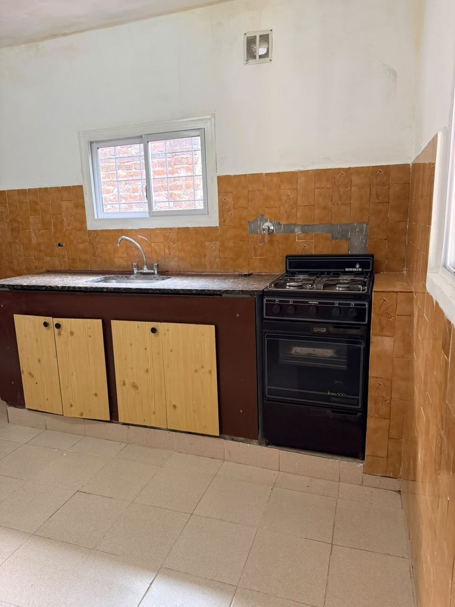 VENTA CASA TRES AMBIENTES A TERMINAR