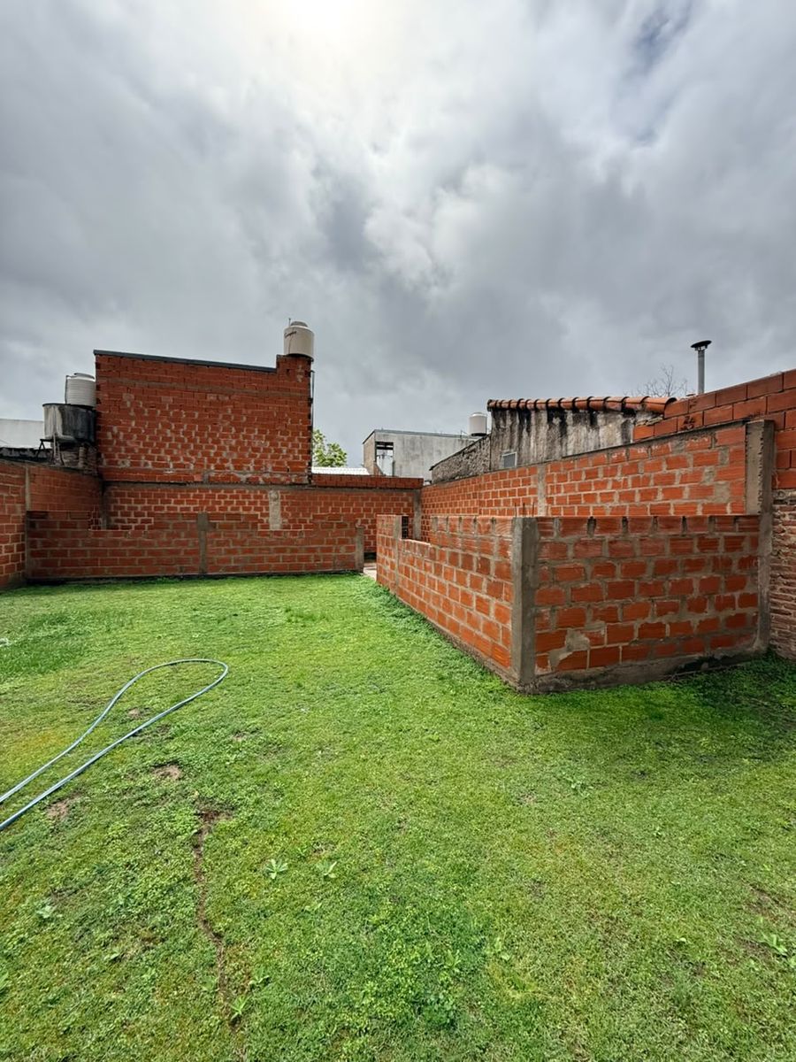 VENTA CASA TRES AMBIENTES A TERMINAR