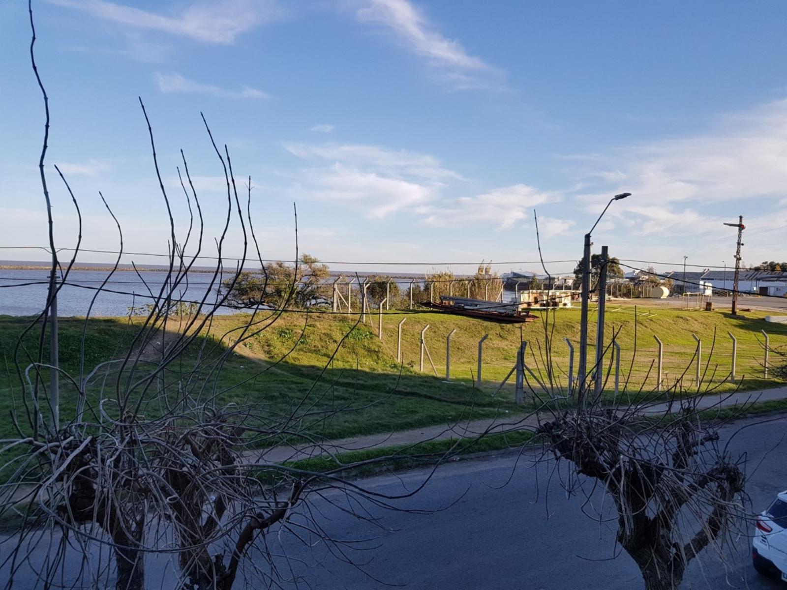 Apartamento de 2 Dormitorios a dos Cuadras de Puerto Colonia Del Sacramento.