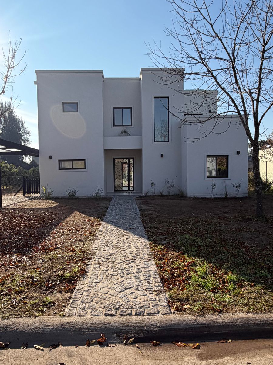 Hermosa Casa en 2 Planta - Barrio San Matías