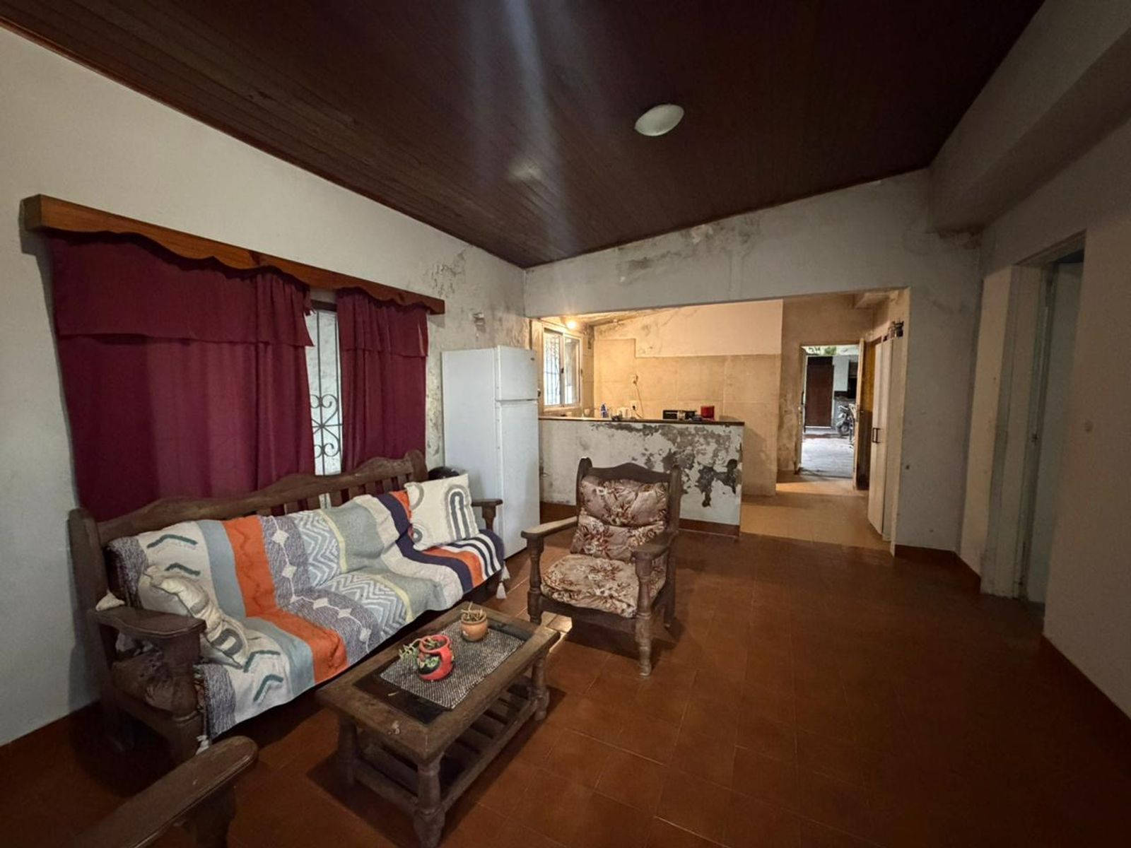 Casa a Refaccionar - Garin - 2 dormitorios - baño - cocina/comedor -