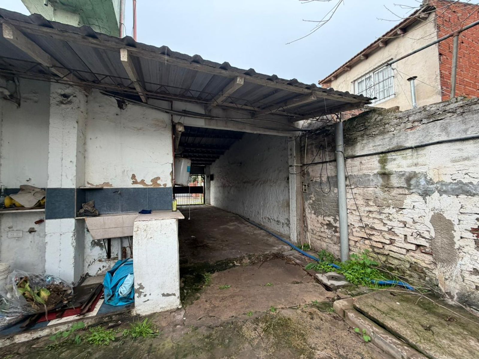Casa a Refaccionar - Garin - 2 dormitorios - baño - cocina/comedor -
