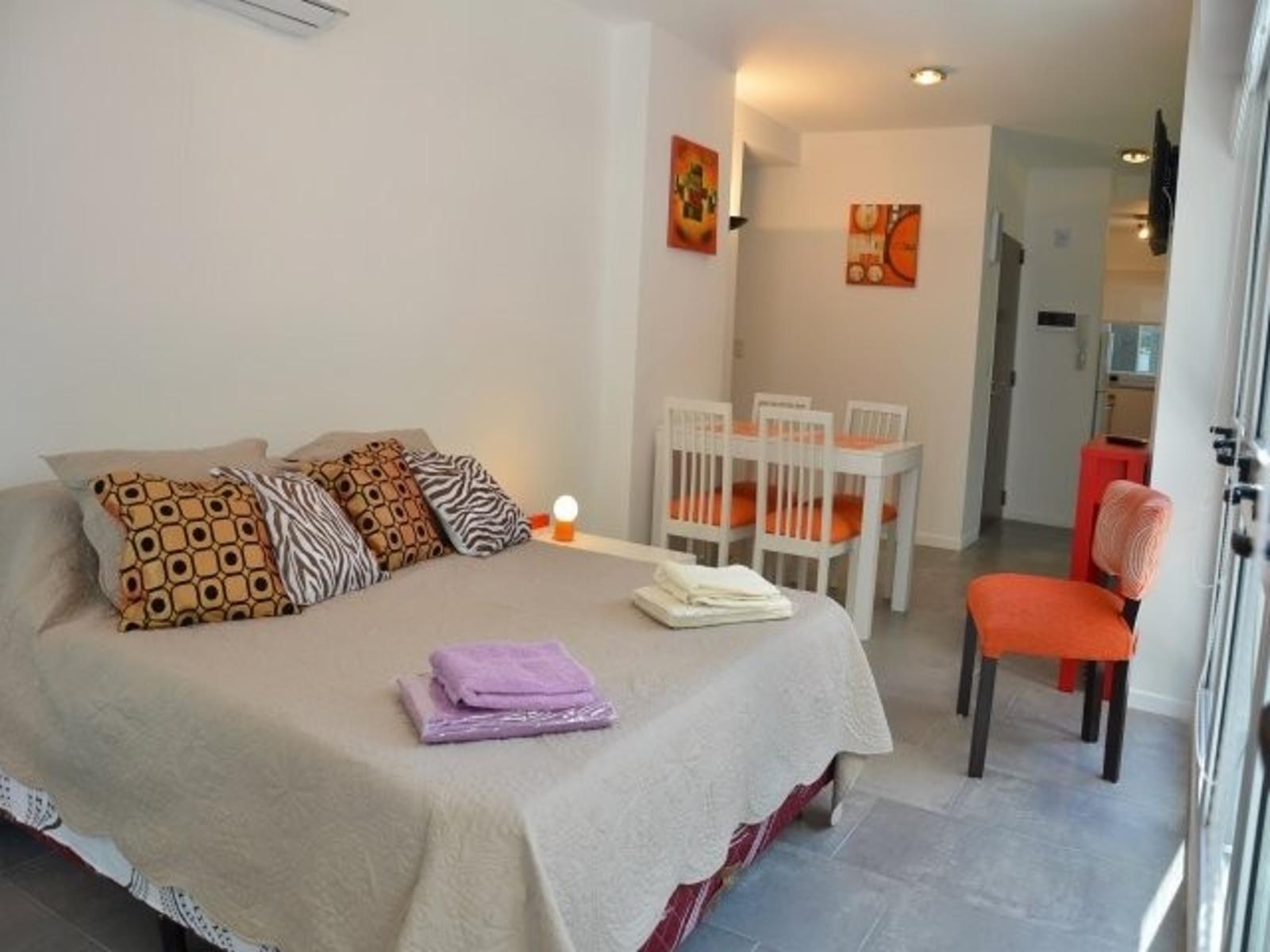 ALQUILER TEMPORARIO MONOAMBIENTE, GURRUCHAGA 2200,PALERMOSOHOPISCINASEGURIDAD. 1200dólares