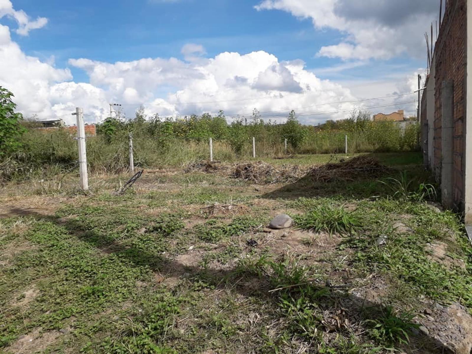 VENDO TERRENO EN CIELOS DEL VALLE  AL LADO DE LA HUELLA