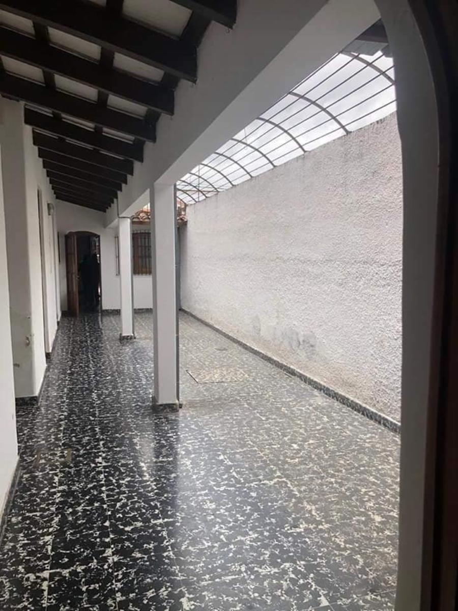 VENDO  CASA EN CÓRDOBA Y SAN LUIS