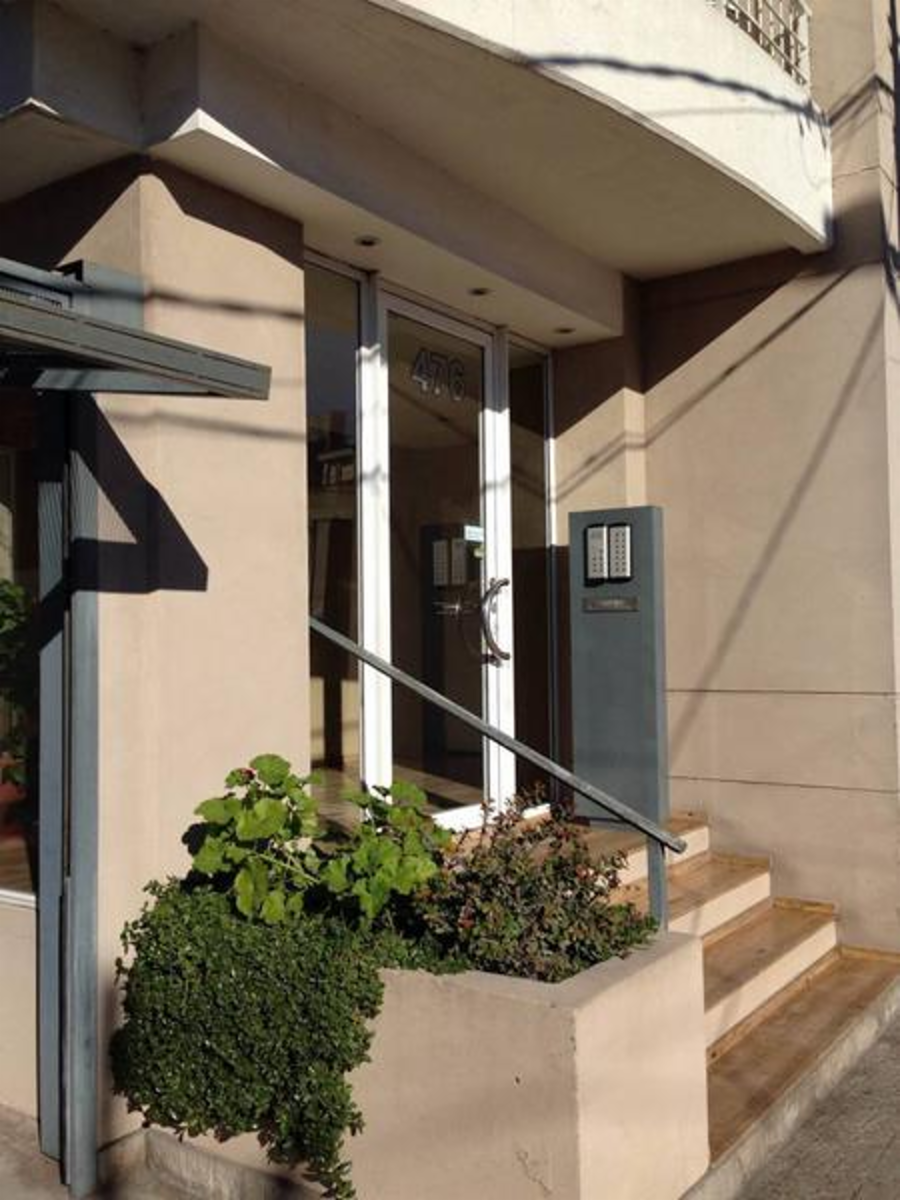 DEPARTAMENTOS DE DOS AMBIENTES EN LA CALLE BOLIVAR AL 400