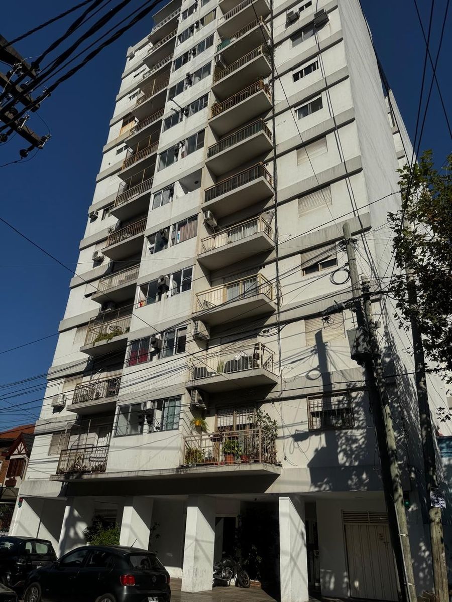 Excelente departamento, muy buena ubicación