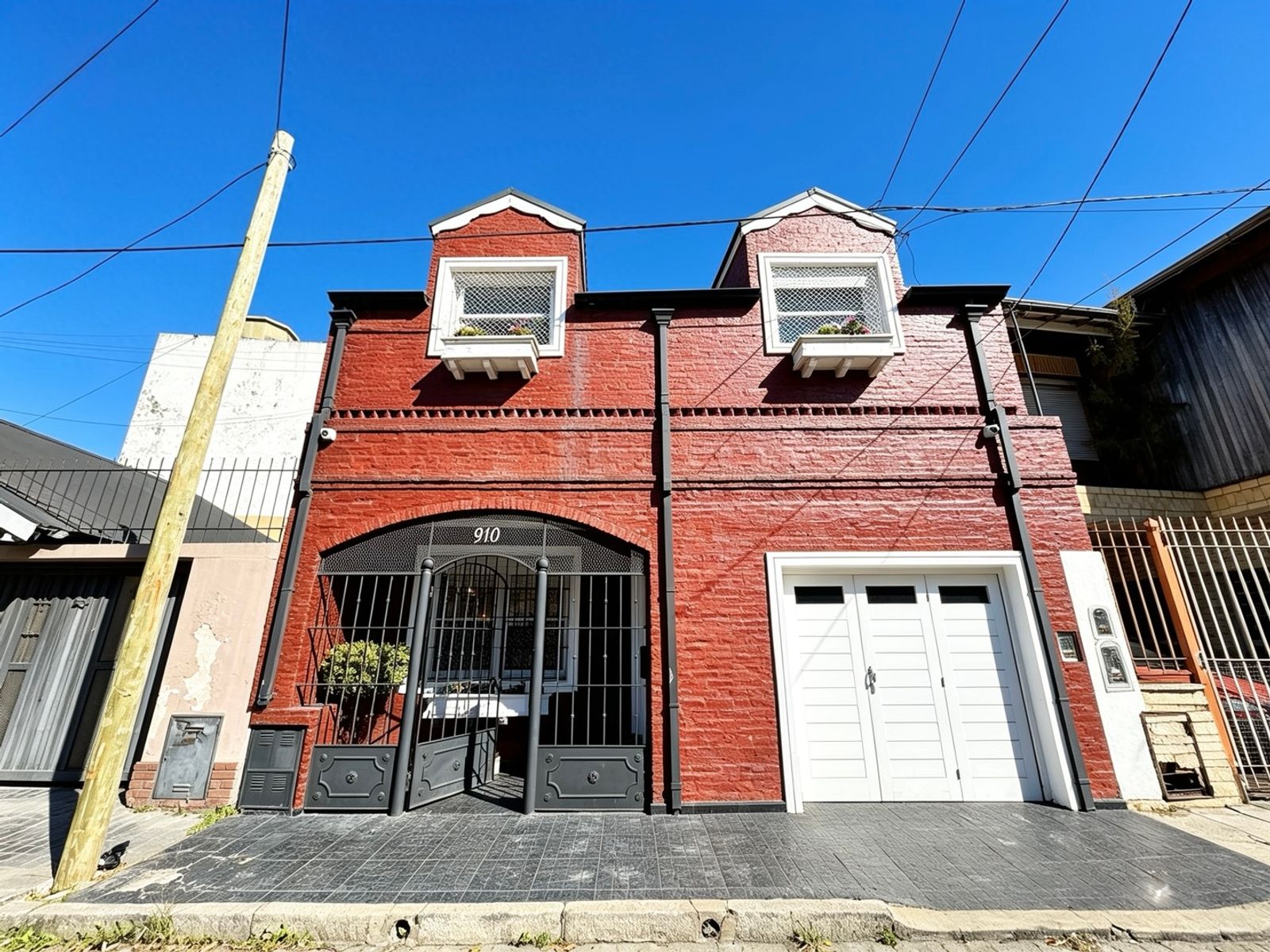 Casa de 5 ambientes remodelada en Villa Sarmiento