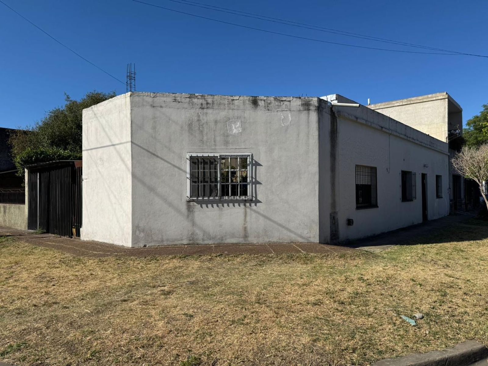 Casa 4 Ambientes a Remodelar en Venta en El Palomar