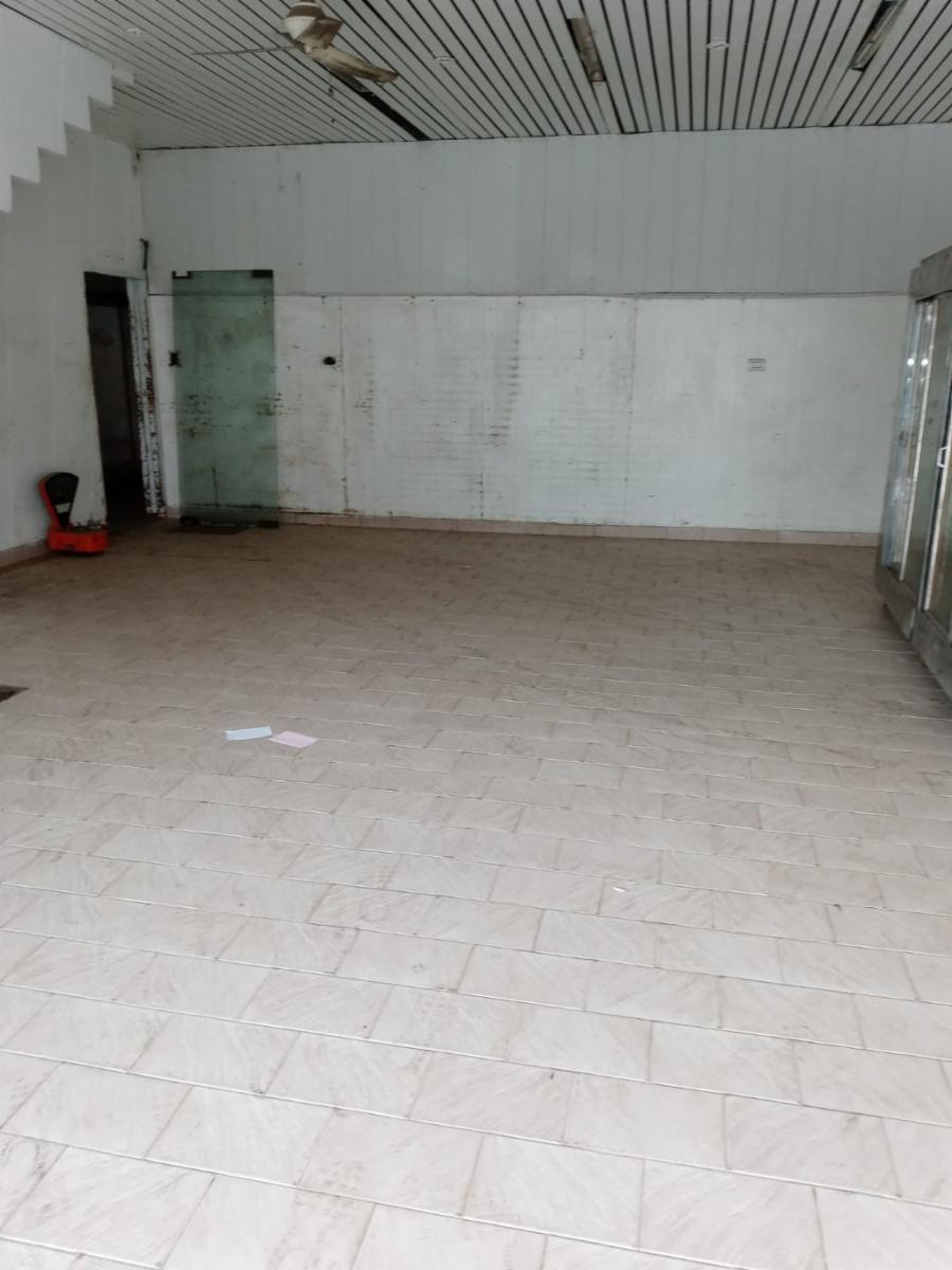 LOCAL COMERCIAL CON INSTALACIONES PARA PANADERIA