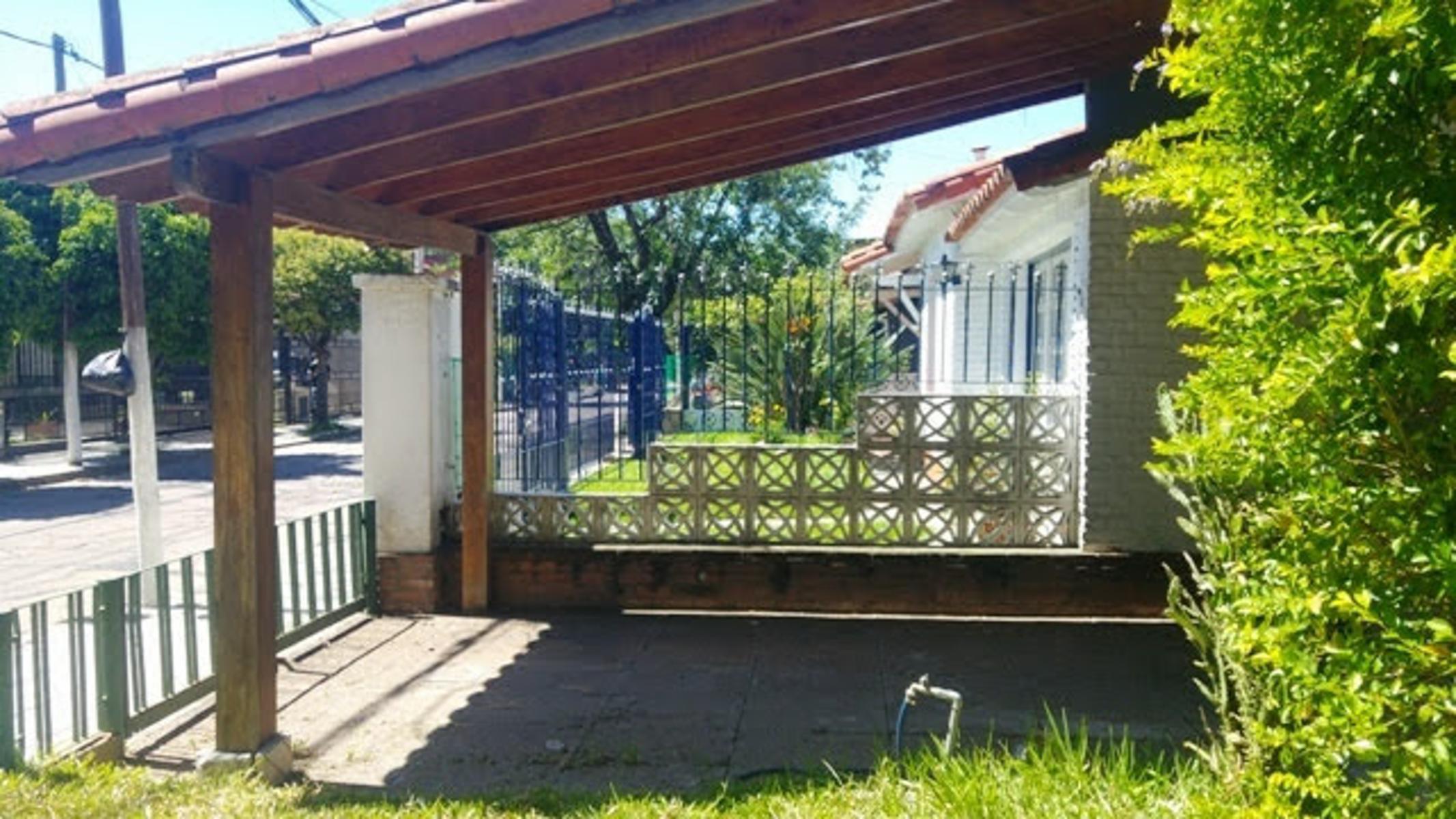 PG CON PATIO EN CIUDAD JARDIN