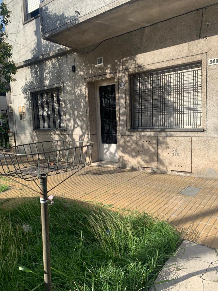 PH FRENTE A 4 CUADRAS ESTACION