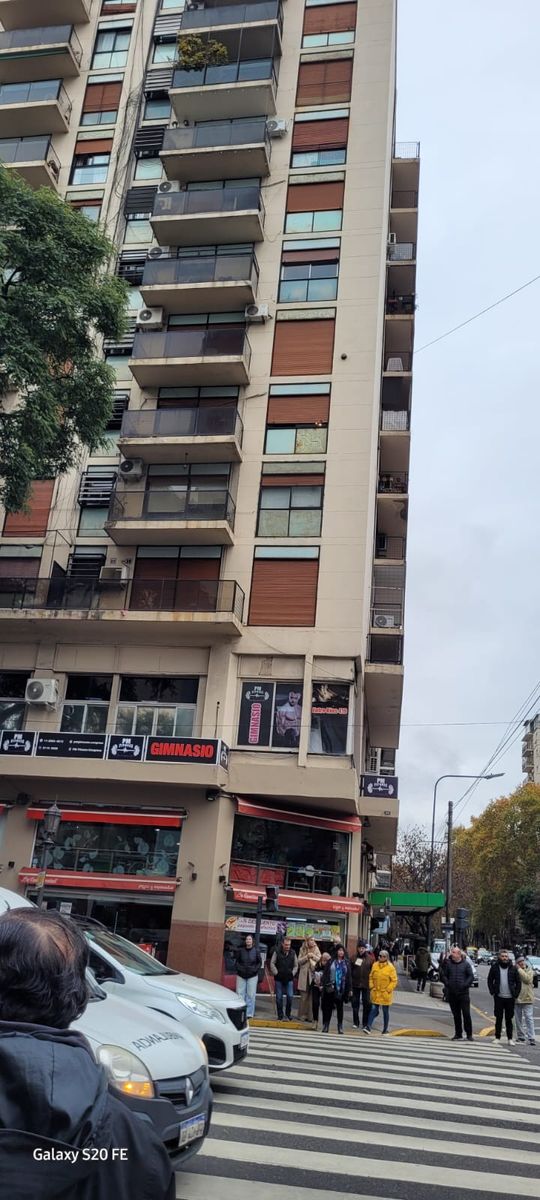 Av Entre Rios y Av Belgrano Totalmente Al Fte. Balcón Sol de Mañana a Pasos Instit René G. Favaloro