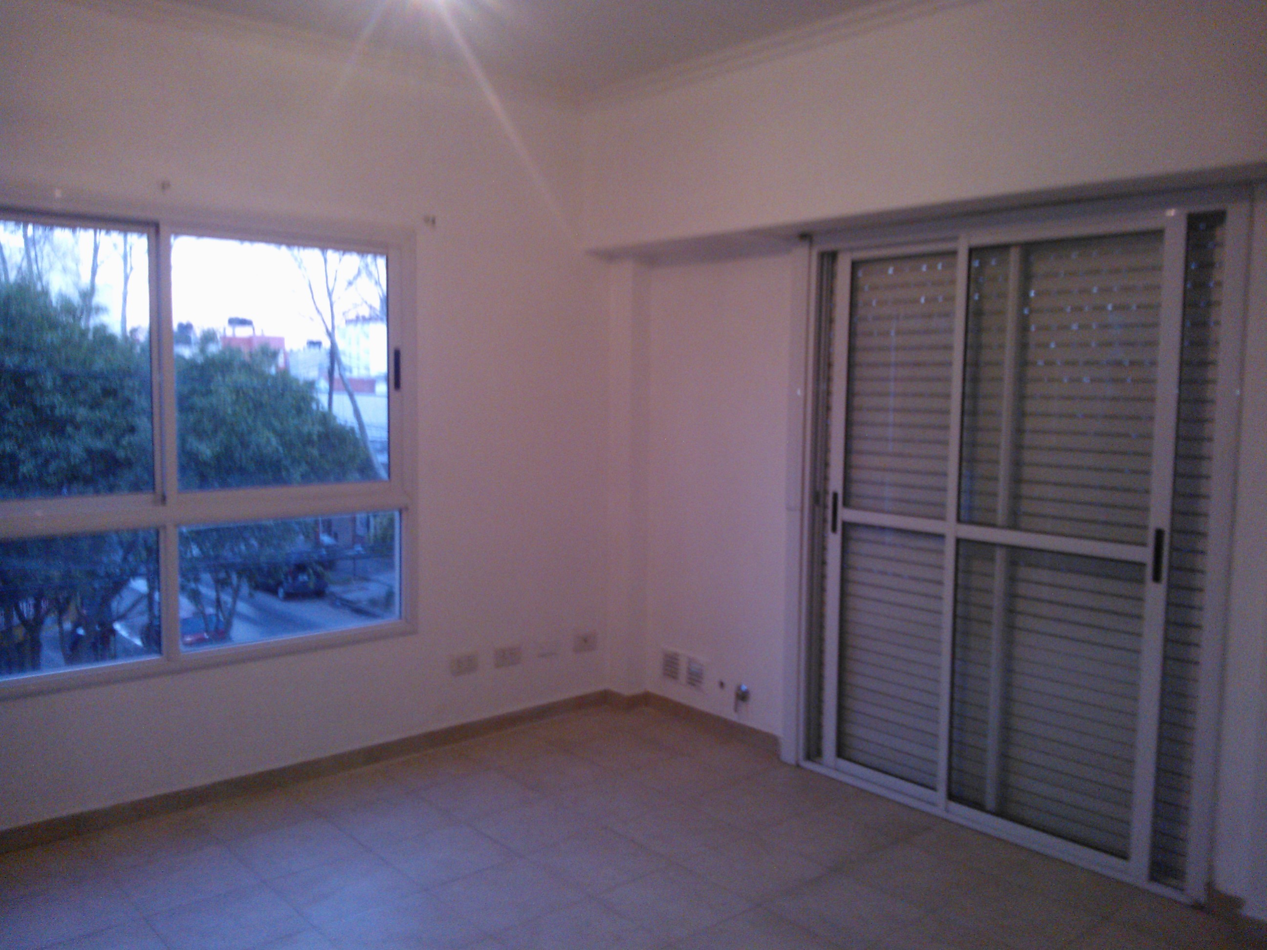 Oportunidad Impecable Departamento de 2 ambientes,  Moron. Zona Tribunales