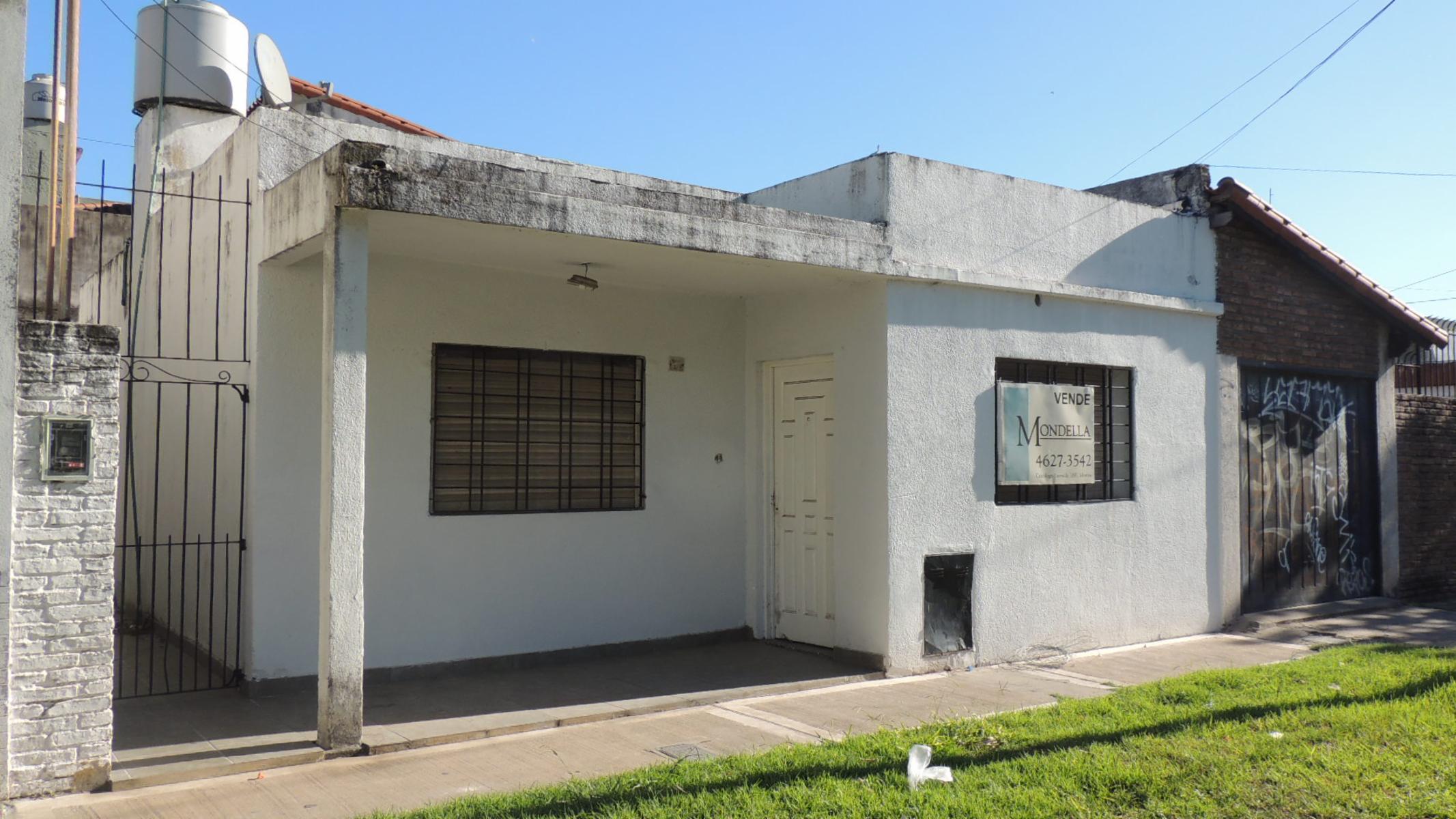 CASA 3 AMB EN VENTA - EXCELENTE UBICACION, CERCANO A ESTACION Y FACULTAD DE MORON