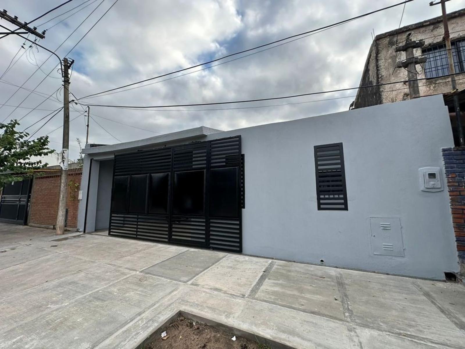 Propiedad ubicada en zona Barrrio Kennedy a 1 cuadra de Av. Bulnes y a 5 cuadras de Av. Belgrano y Av. América