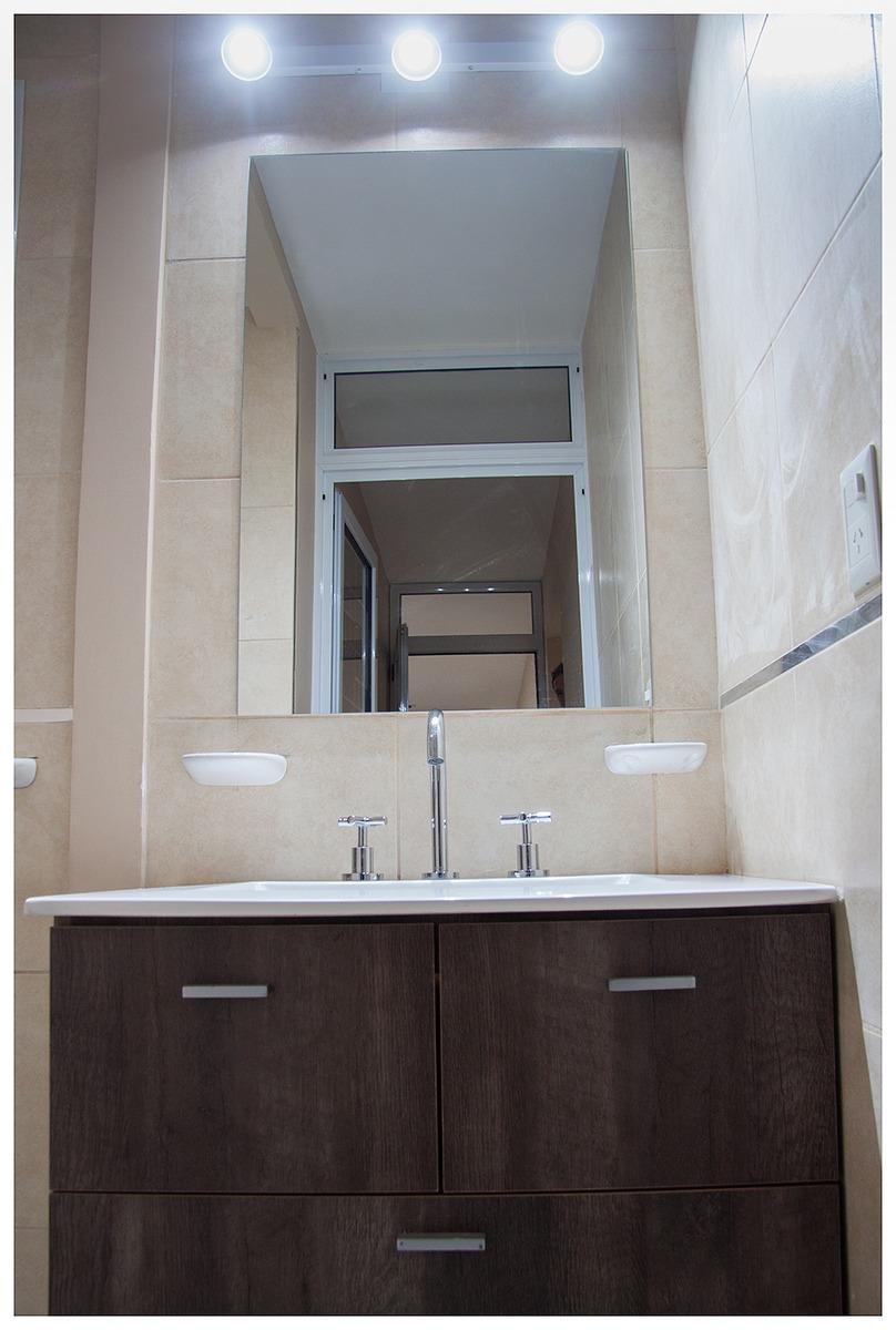 Casa totalmente resta