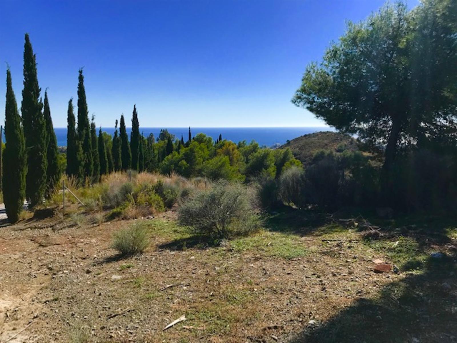 Se vende terreno con vistas al mar
