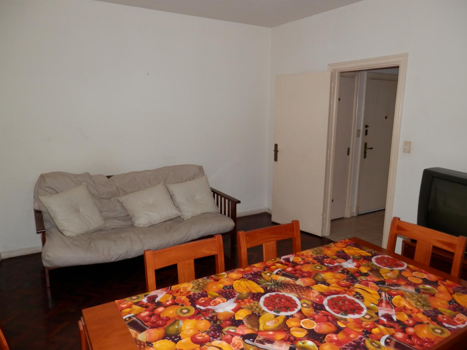 Dos ambientes con seguridad 24 hs.