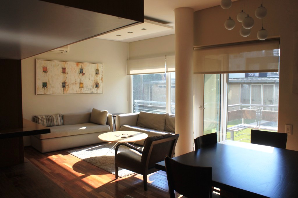 LINDISIMO 4AMB.TIPO CASA CON SALIDA A JARDIN. IMPECABLE