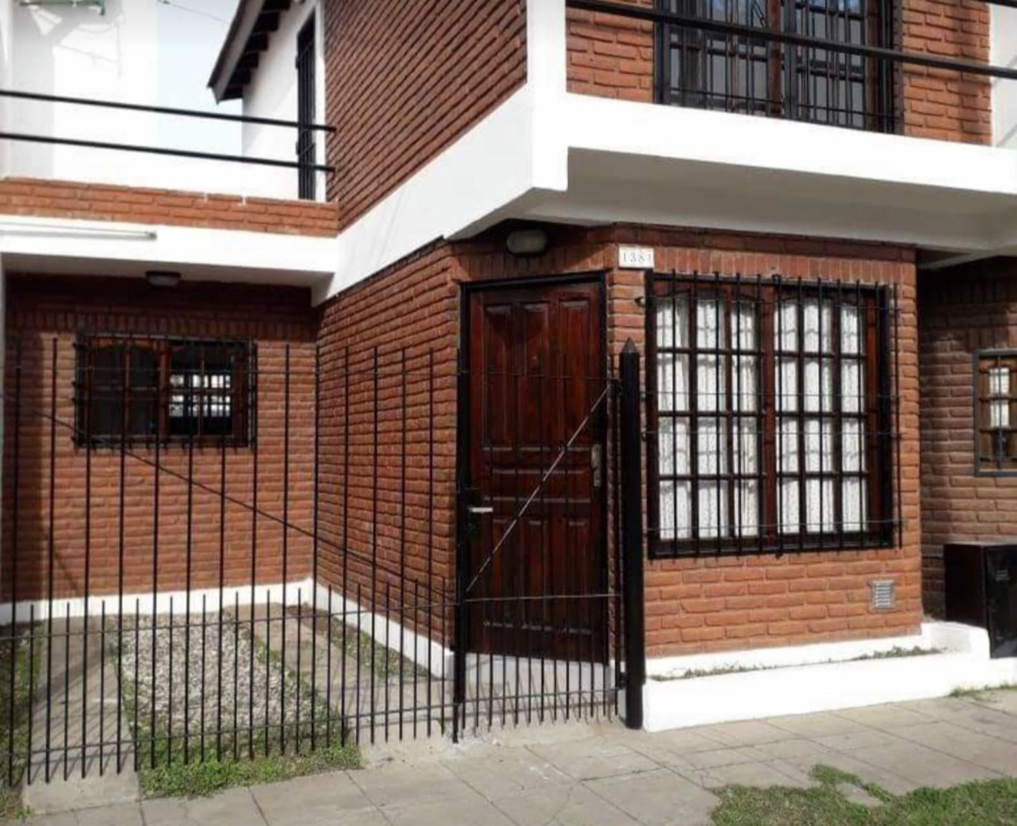 Excelente Duplex 3 ambientes con cochera, posibilidad de alguna permuta