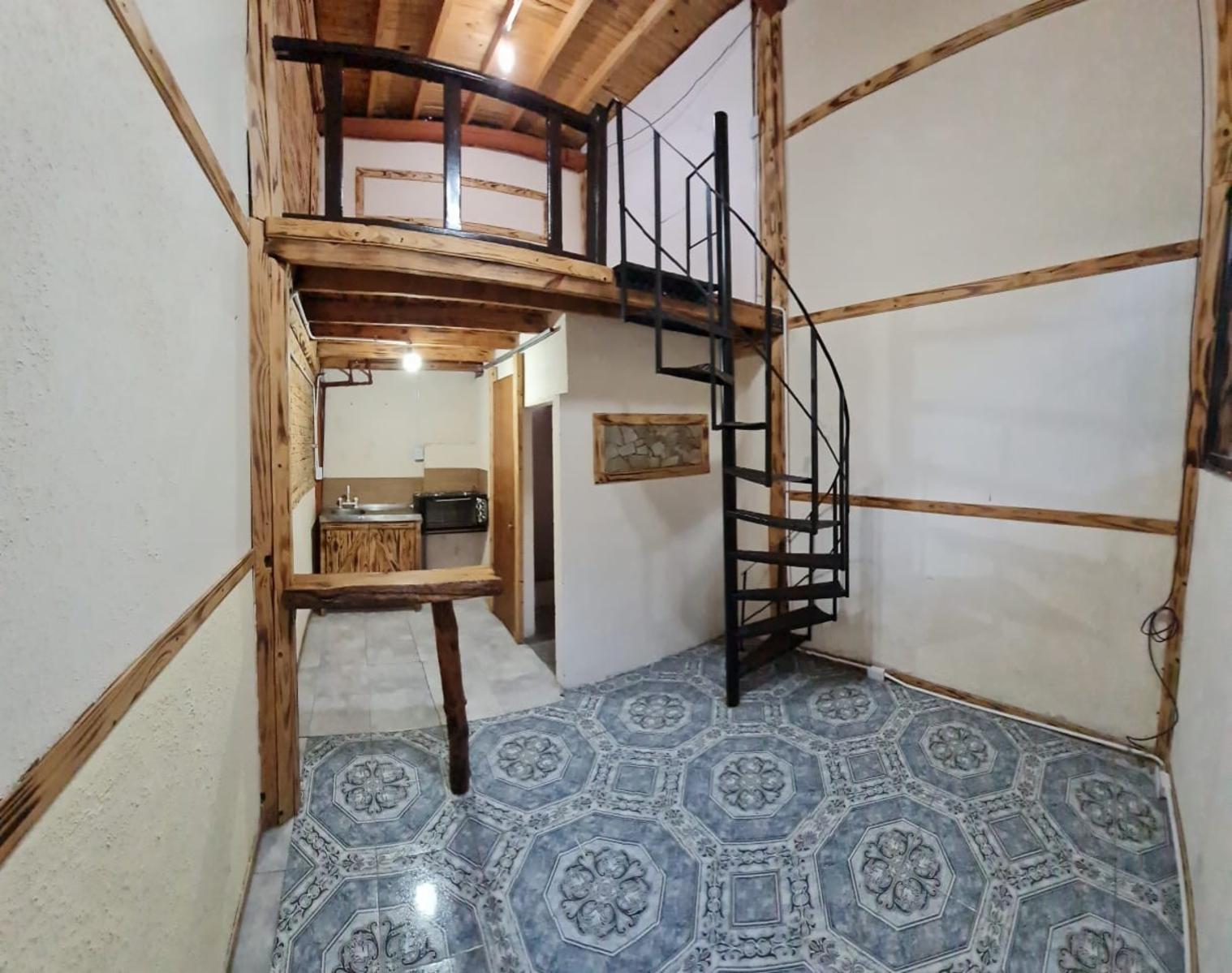 Dto monoambiente con espacio  de cochera, $17.000 con todos los servicios incluido en el valor del alquiler