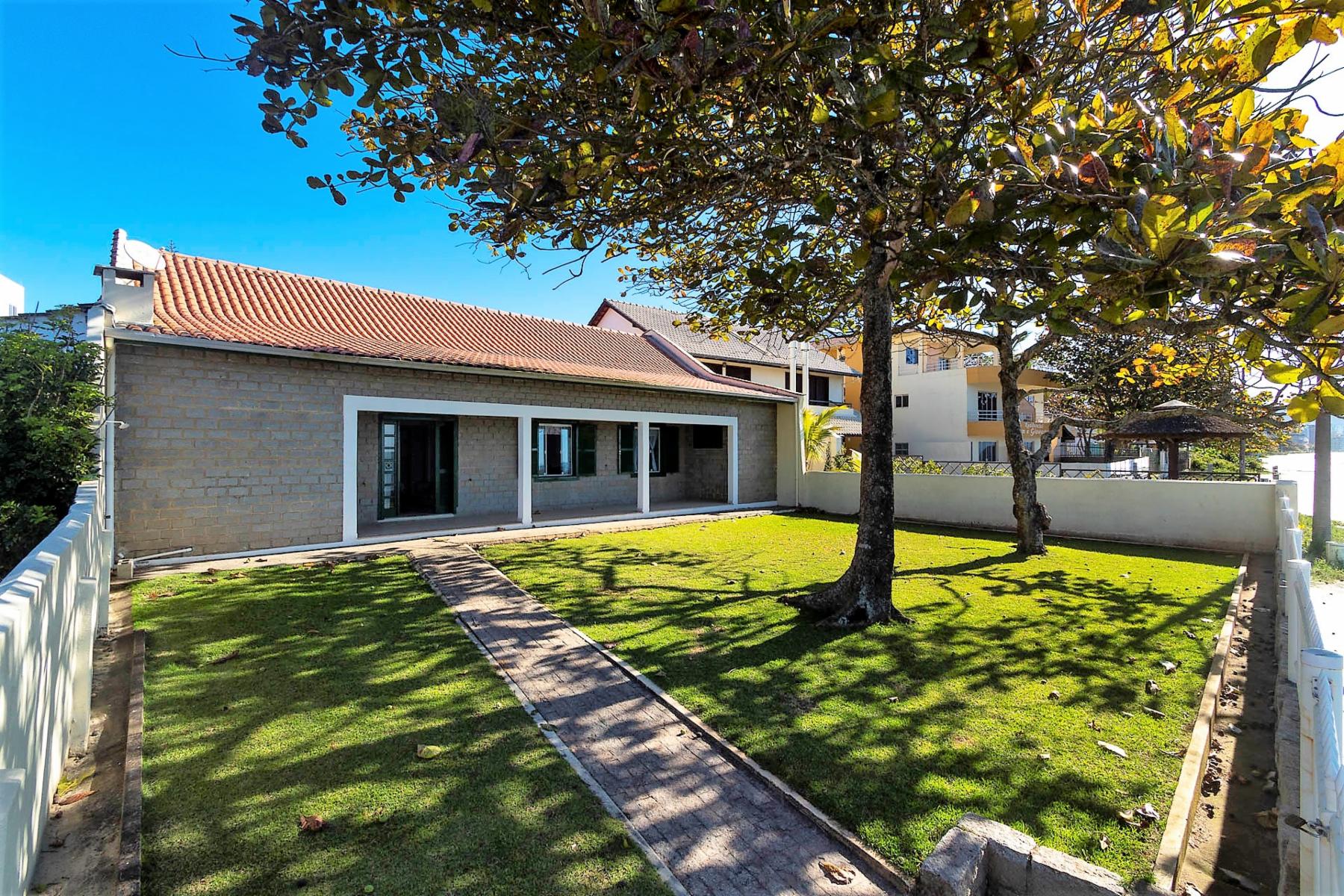 (Alquiler en Bombinhas) Casa Frente al Mar -playa de Pereque-